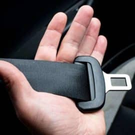 "¿Pueden multarme si uno de mis pasajeros no tiene el cinturón de seguridad?"