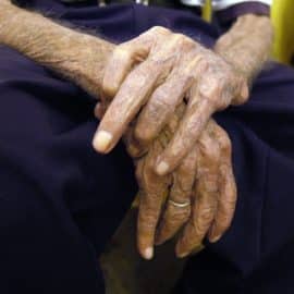 La percepción de los años: Las personas sienten que ahora se envejece más tarde