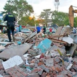 Derriban casa símbolo del ‘multicrimen’ en Tuluá, Valle