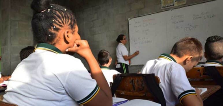 Educación en Cali: Crece la deserción y los estudiantes siguen sin docentes