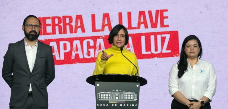 Autoridades de Colombia celebran subida de embalses tras lluvias pero alertan de derrumbes