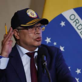 Polémica por decreto de día cívico que coincide con el cumpleaños del presidente