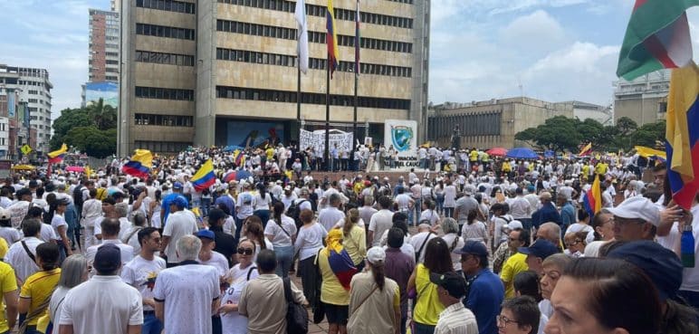 🔴En vivo: Así avanza la marcha en contra del gobierno de Gustavo Petro en Cali