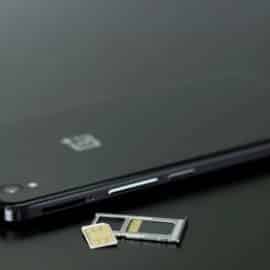 ¿Es mejor usar una SIM local o el 'roaming' al viajar al extranjero?