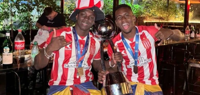 Edwuin Cetré y Alexis Manyoma celebraron su primer título en Argentina