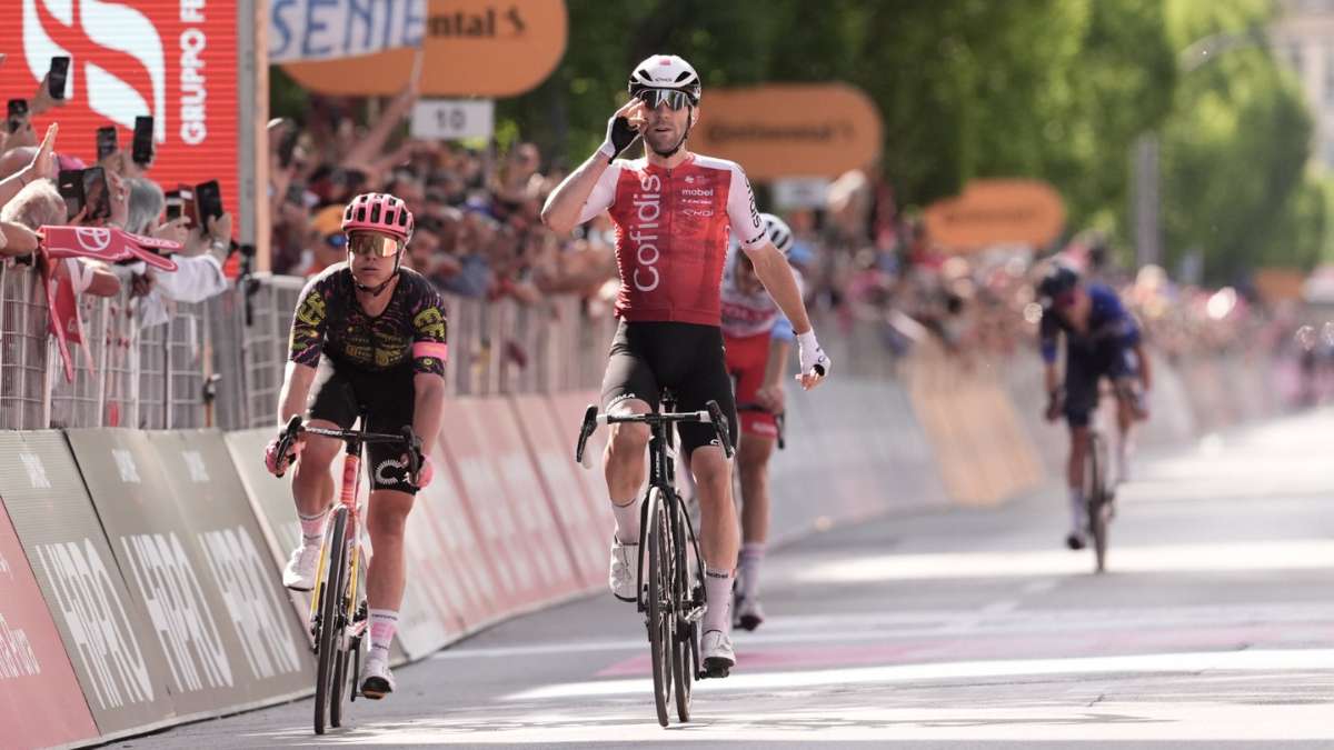 Tres colombianos en top 10 del Giro de Italia: Pelayo ganó séptima etapa