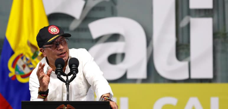 Petro no descarta implementar sus polémicas reformas sociales a través de decreto