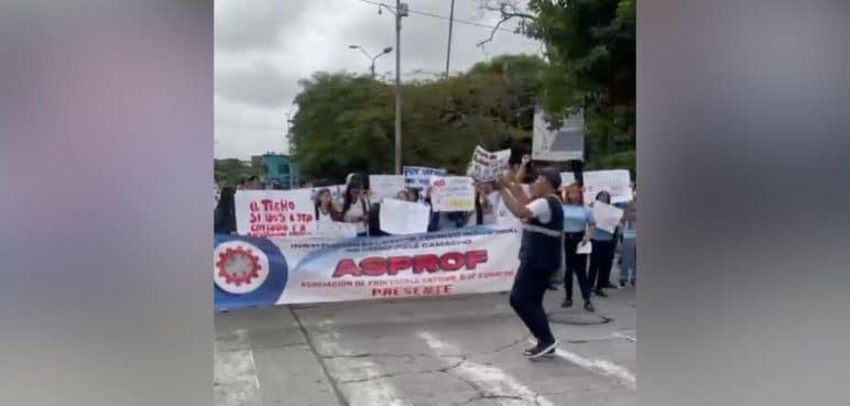 ¿Qué reclaman los estudiantes y docentes del colegio Antonio José Camacho?