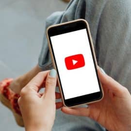 Truco para poder ver YouTube con la pantalla del celular bloqueada